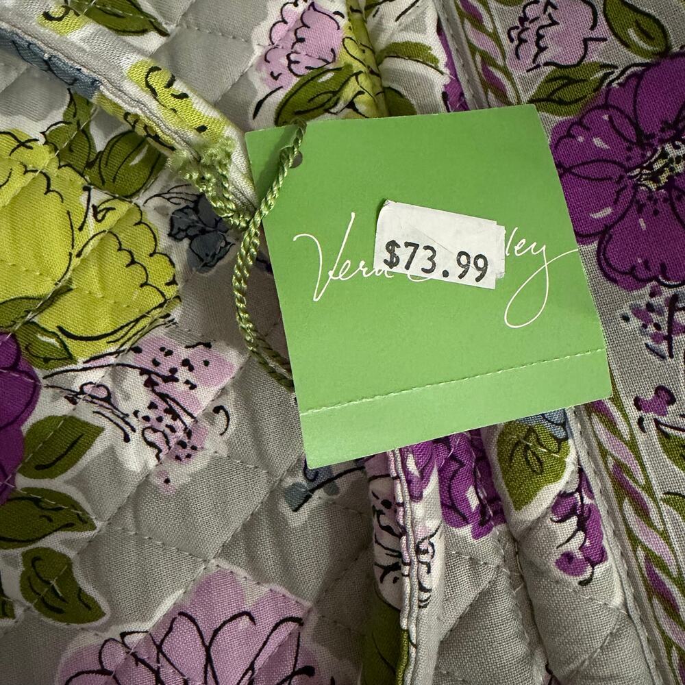 New with tag Vera Bradley overnight tote secure cute paisley colorful sturdy - Picture 11 of 11